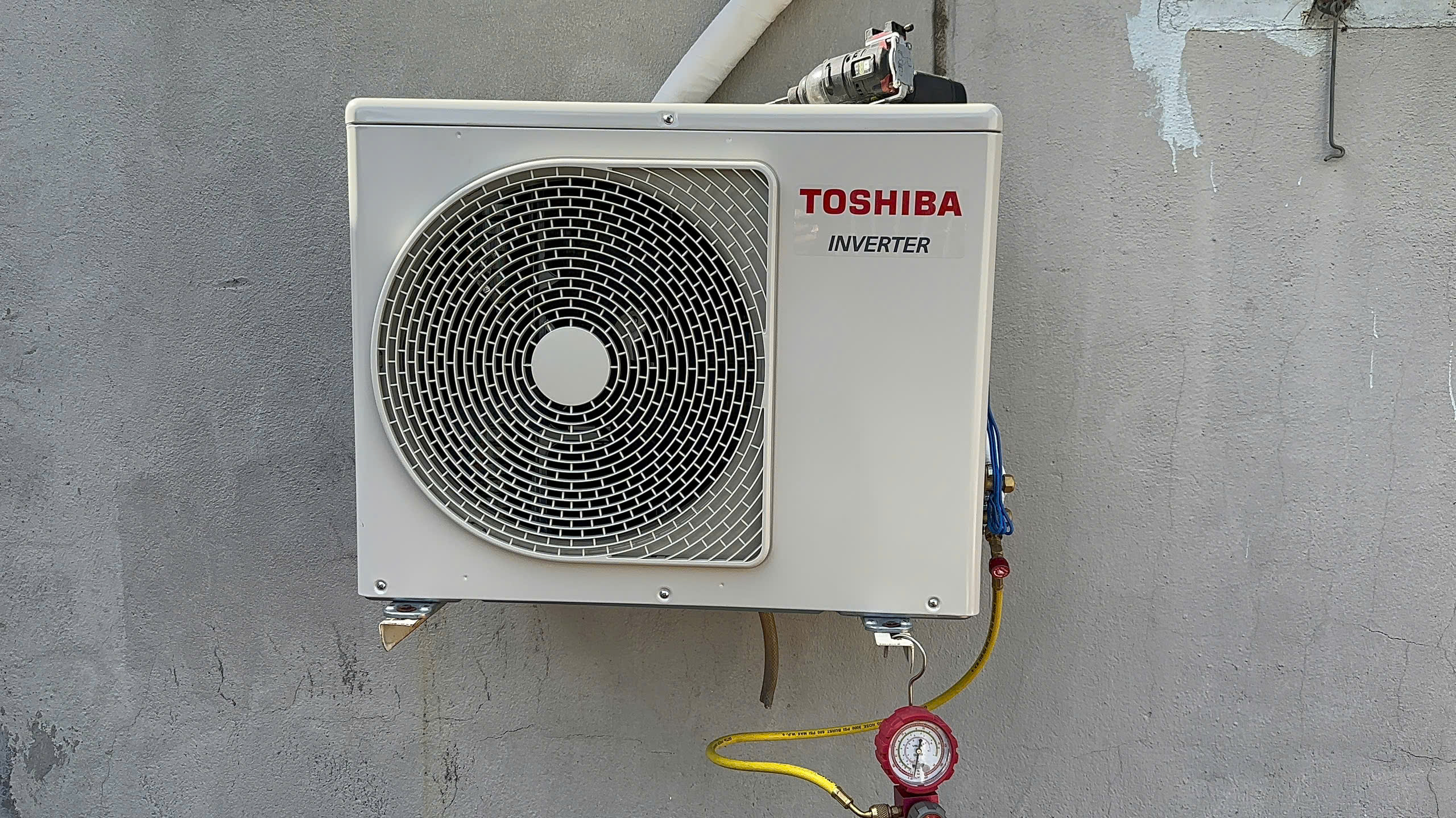 Đầu nóng của RAS-H13P2ACVG-V